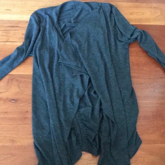 Gray cardigan - Picture 1 of 4